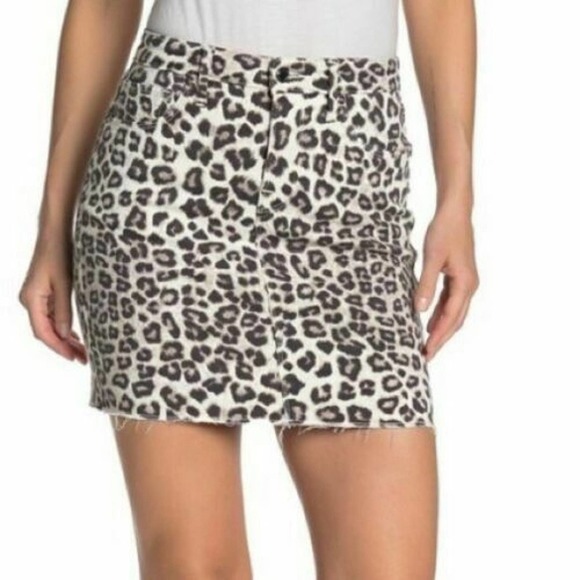 GOOD AMERICAN Size 0 Leopard Print Raw Edge Mini Skirt NWT Msrp $129 - Picture 3 of 8